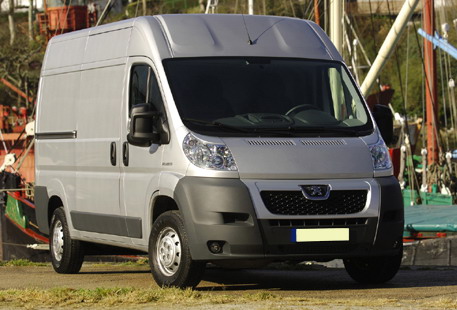 Image du vehicule PEUGEOT BOXER III 335-L2H2 PHASE 1 - 4P -35- MOYEN (3450mm) HAUT 2006-06->2015-06