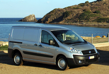 Image du vehicule FIAT SCUDO II FOURGON - 4P (3000mm) 2007-04->