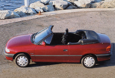 Image du vehicule OPEL ASTRA I CABRIOLET (F) PHASE 1 - 2P 1993-07->1994-06